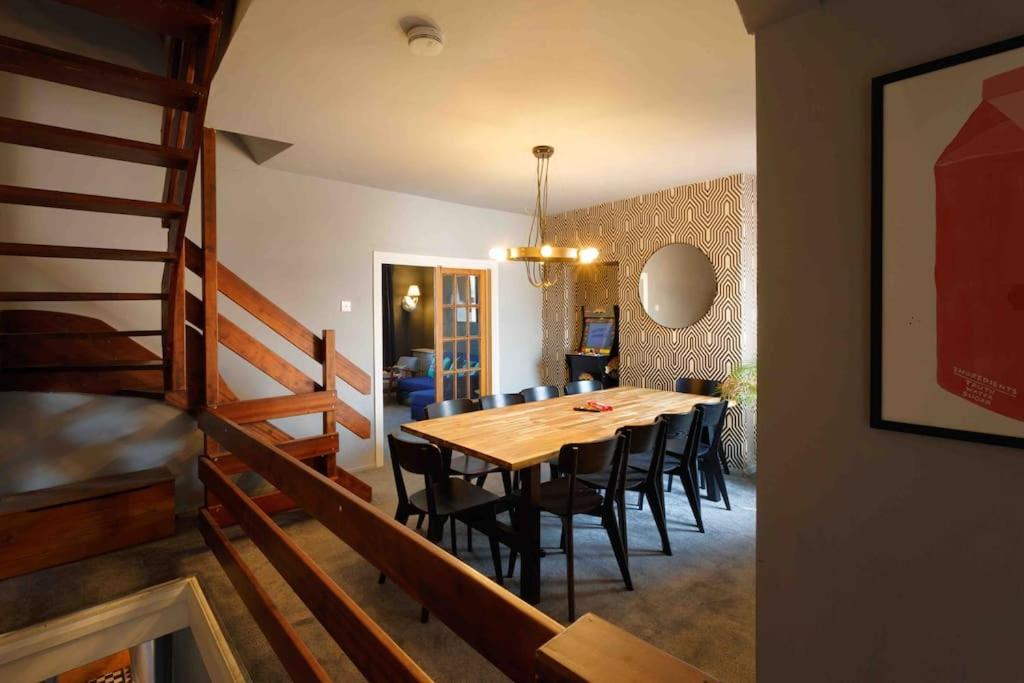 Chester/Handbridge Sleeps 9 + Netflix Hough Green Exterior photo